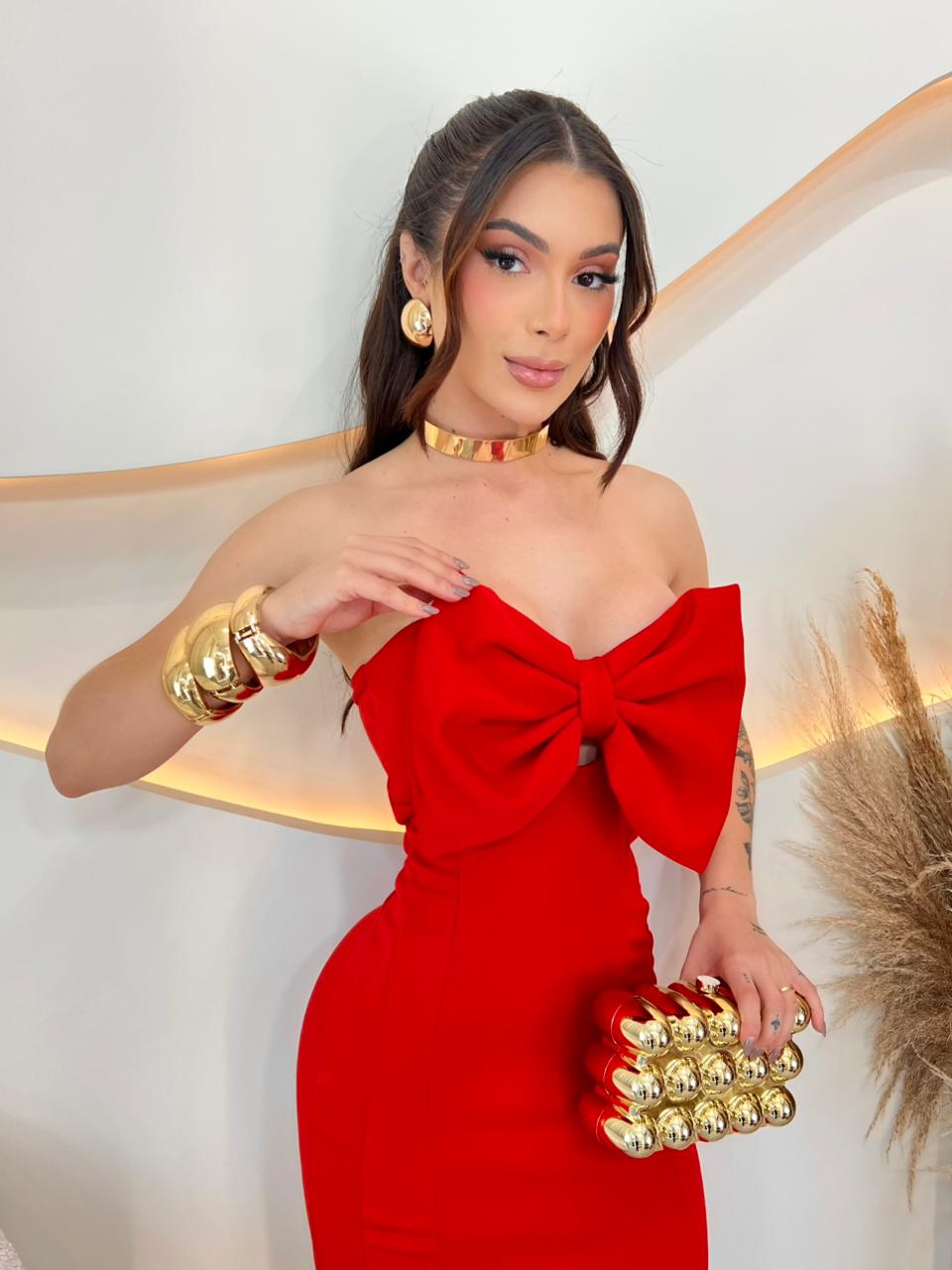 VESTIDO CURTO COM LAÇO NA FRENTE