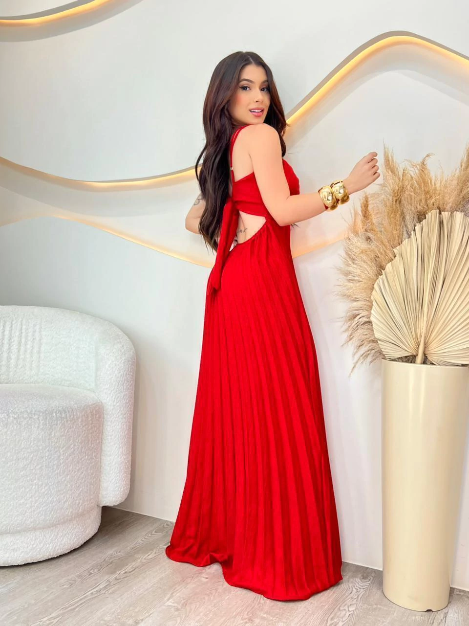 VESTIDO LONGO PLISSADO COM AMARRAÇÃO NAS COSTAS
